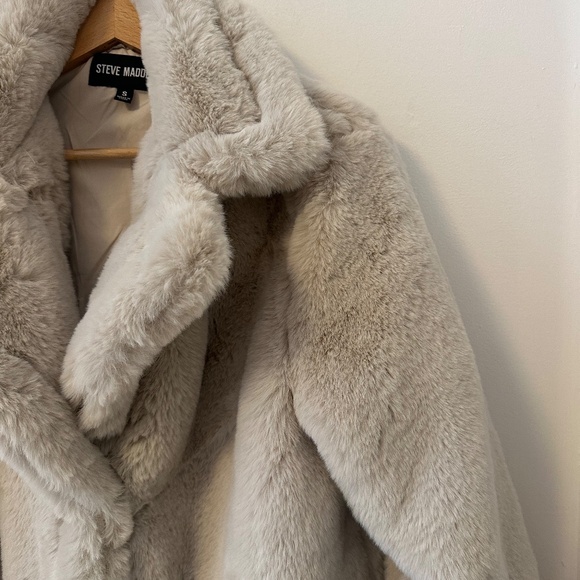 Steve Madden Snow Faux-Fur Teddy Coat in Beige | Size Small - Picture 3 of 10